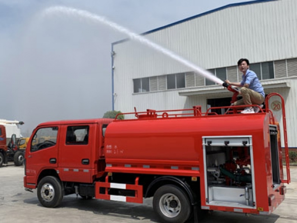 東風(fēng)雙排3.5噸消防灑水車（國(guó)六）