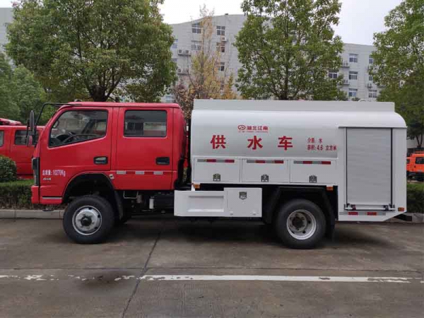 東風(fēng)5噸四驅(qū)越野供水車|森林消防車